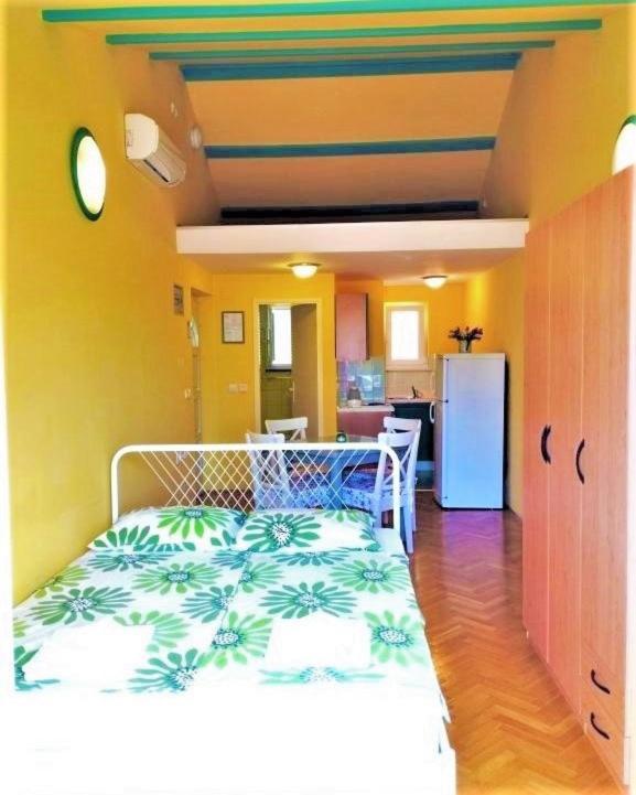 Apartments Nautilus Pula Bagian luar foto